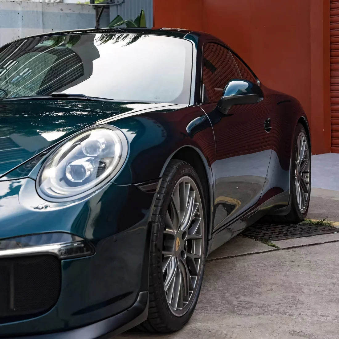 Porsche wrapped in Racing Green Gloss Metallic PPF
