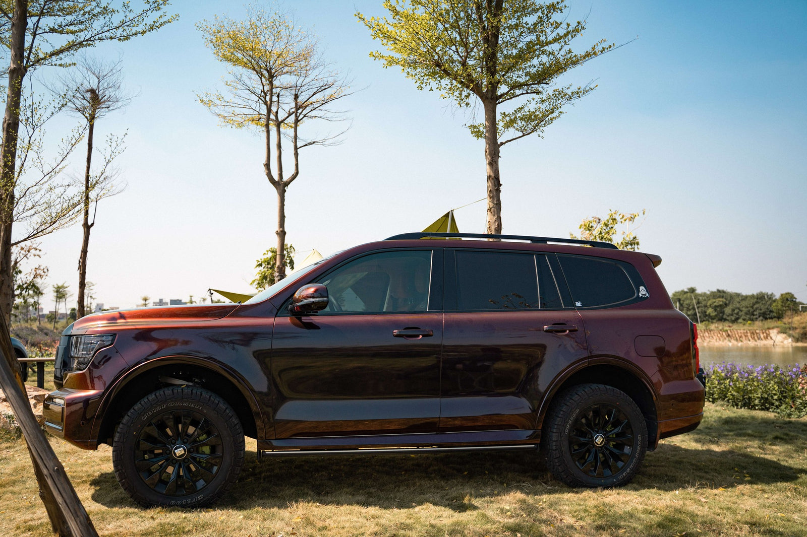 Stress-free roof rack wrapping | TeckWrap