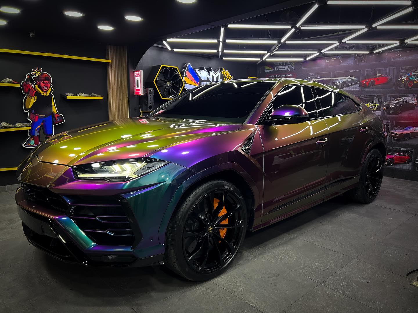 The Science Behind Color-Shifting Car Wraps