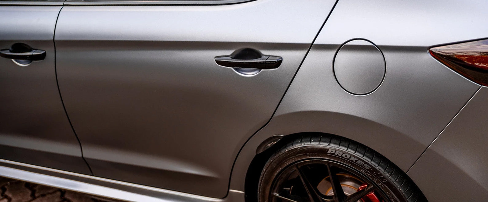 Wrapping around fixed handle with vinyl wrap film