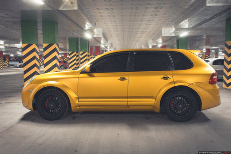 Porshe Cayenne in Golden matte chrome