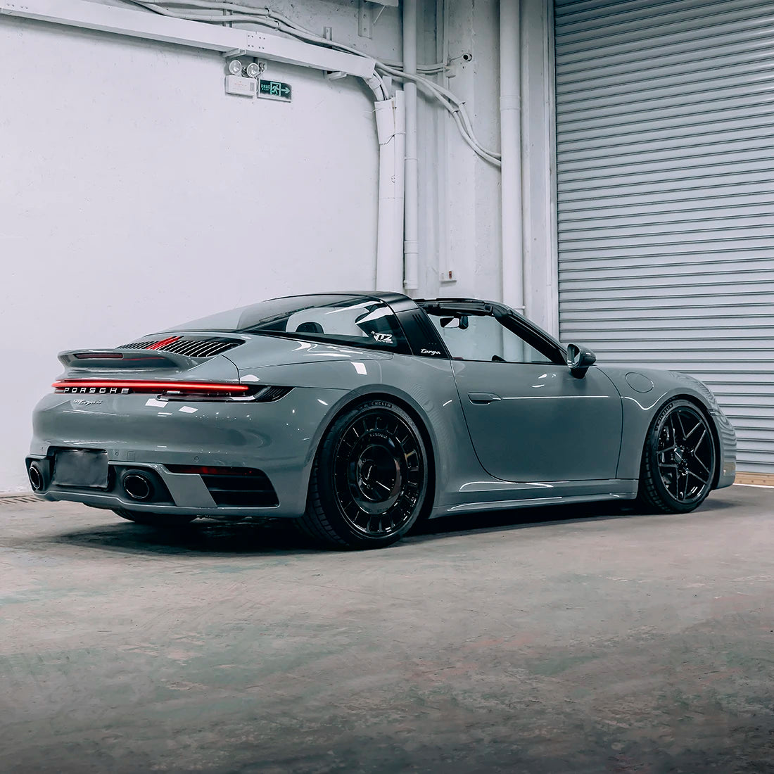 Super Gloss Grey Amazon Vinyl Wrap (CG03-HD)