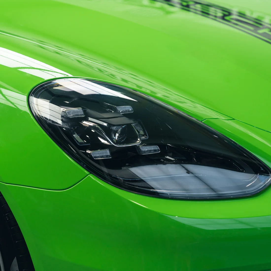 High Gloss Gecko Green Vinyl Wrap (CG41-HD)