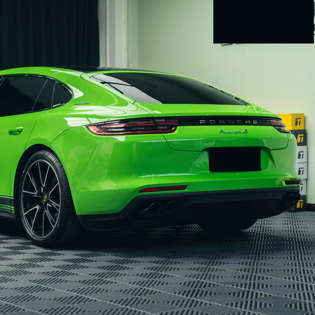 High Gloss Gecko Green Vinyl Wrap (CG41-HD)