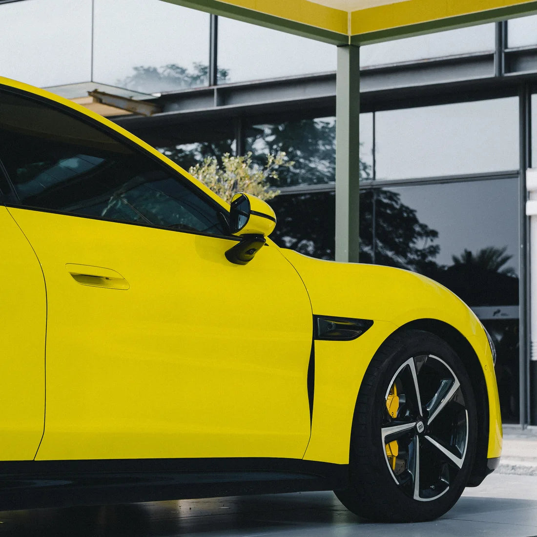 High Gloss Louvre Yellow Vinyl Wrap (CG43-HD)