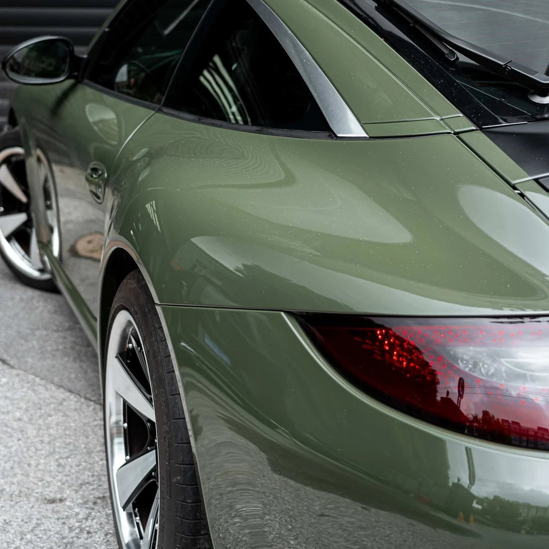 High Gloss Camouflage Green Vinyl Wrap (CG51-HD)