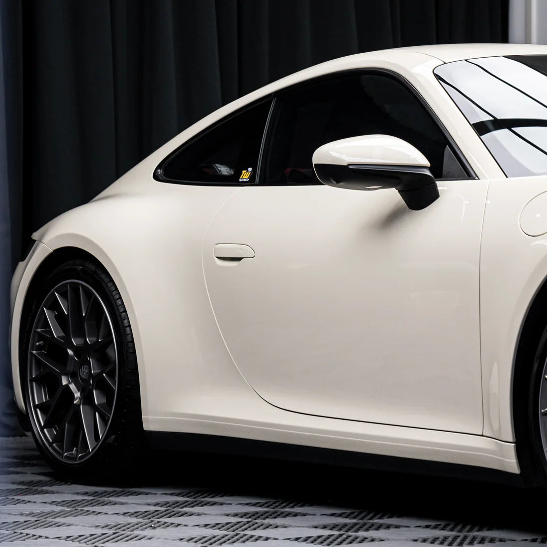 High Gloss Vanilla Mist Vinyl Wrap (CG60-HD)