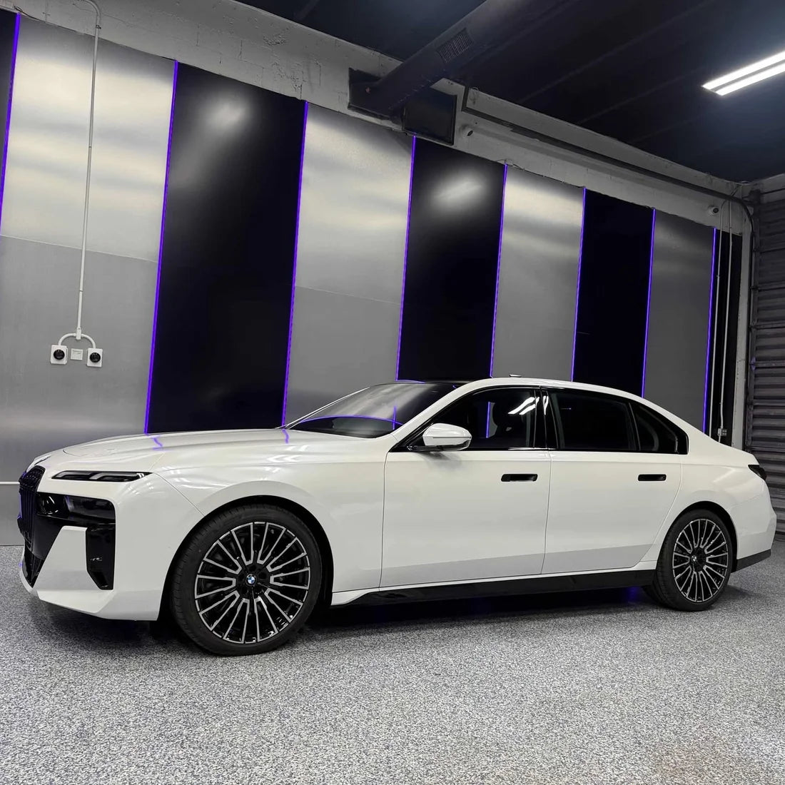 Gloss Color Shift Pearl White Vinyl Wrap (CK522-HD)