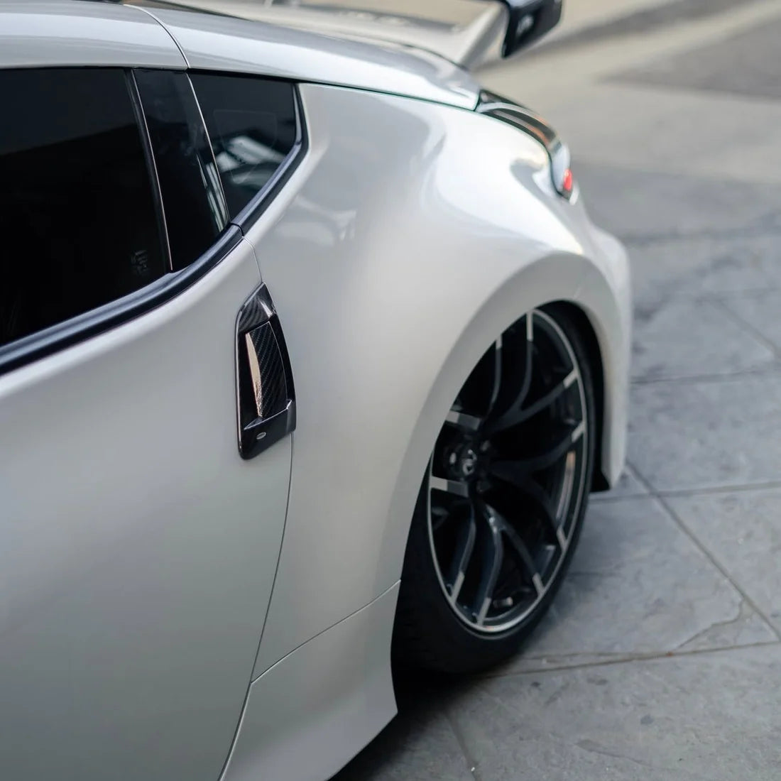 Gloss Color Shift Pearl White Vinyl Wrap (CK522-HD)